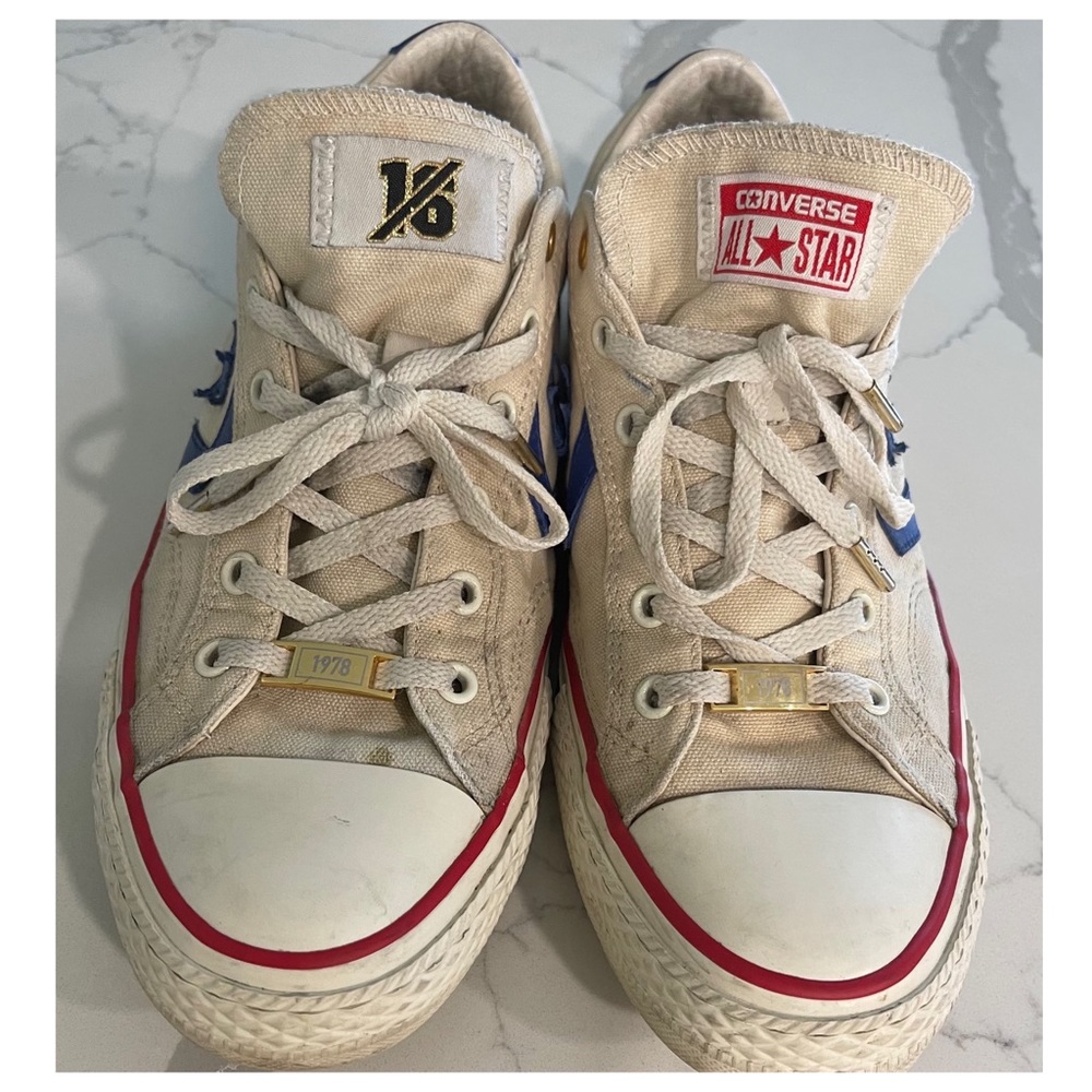 Converse All Star cream low top sneakers mens Sz 9.